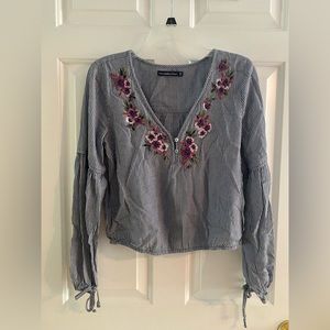 Abercrombie linen embroidered blouse - x-small
